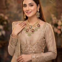 Timeless Kundan Necklace Set - Image 4